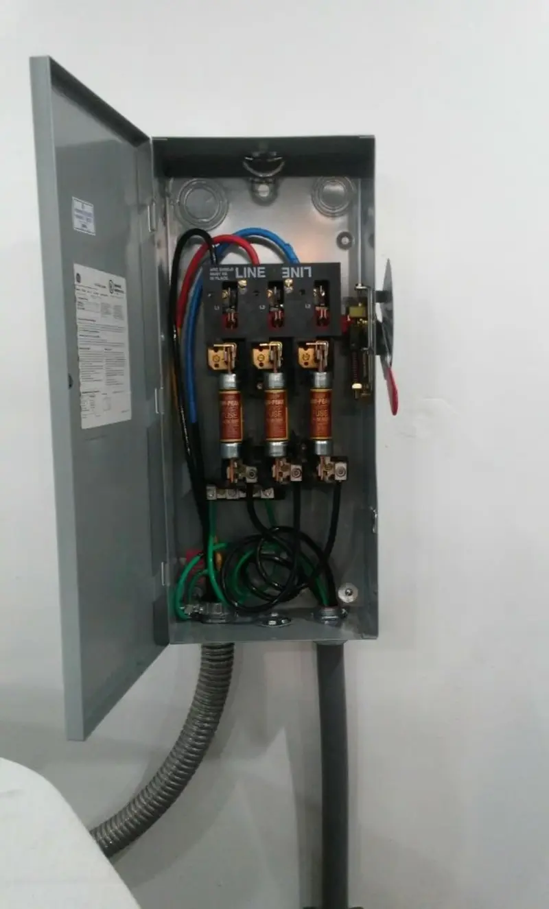 Three-phase disconnect switch installed for Electrical Wiring & Rewiring in Alamo